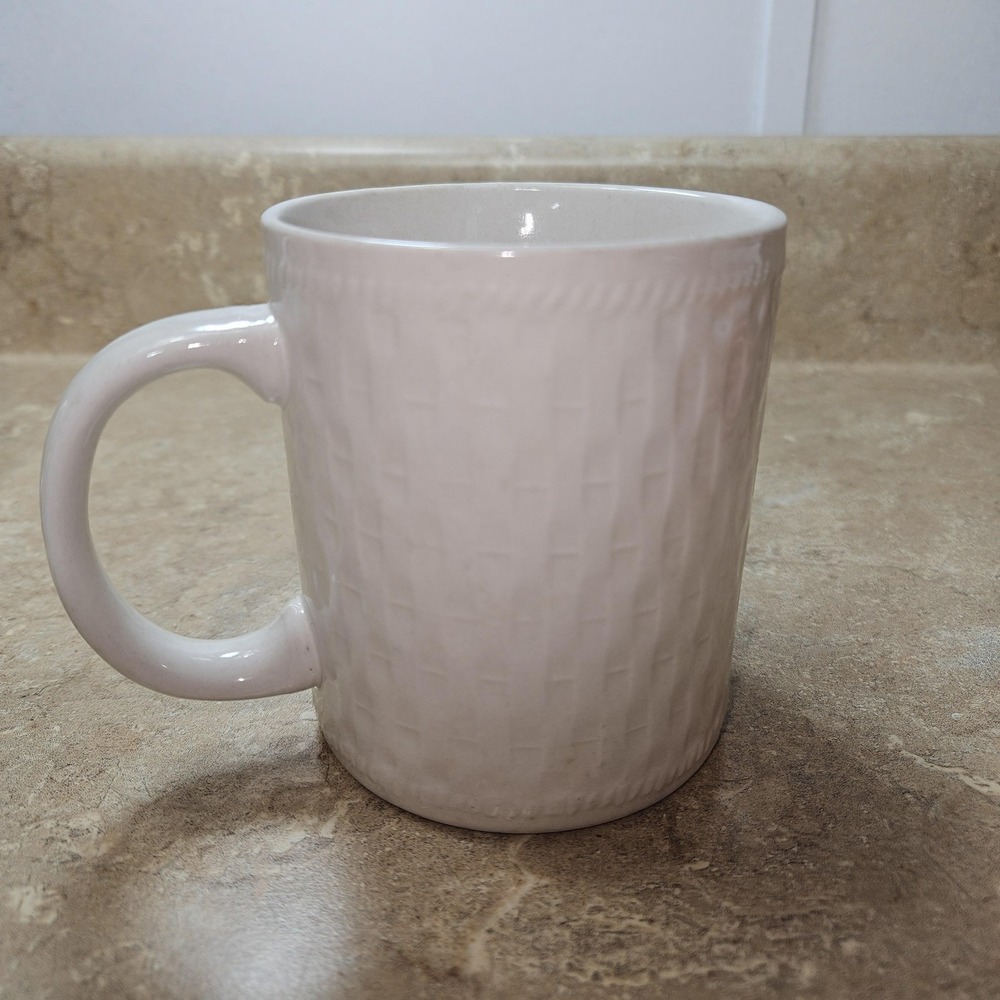 Oneida Wicker White Stoneware Coffee Mug Cup Textured Pattern Basketweave - Picture 4 of 7